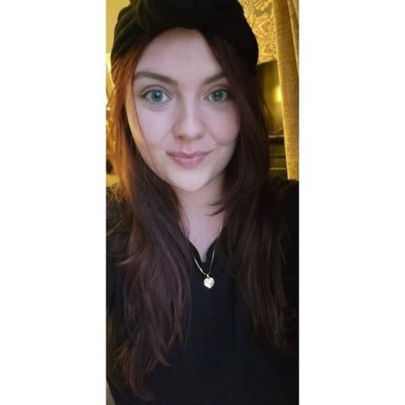 Meet your Posher, Courtney - Picture 1 of 1